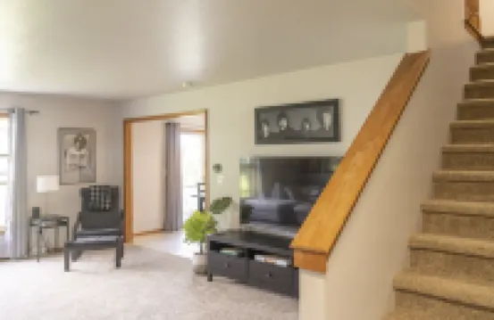 Convenient to Green Bay's beltline where you can get anywhere in 15 minutes.