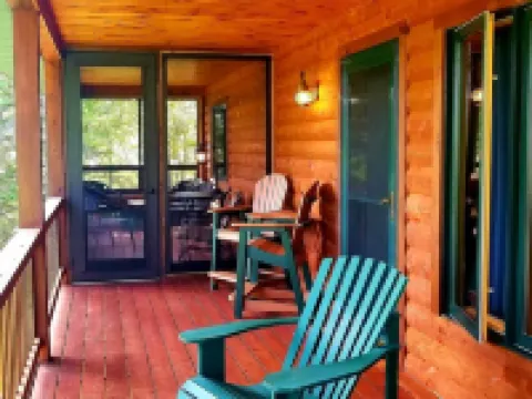 Comfortable 3 Bedroom, 2 Bath Cabin Between Lutsen Mountains and Lake Superior Hotels in Lutsen