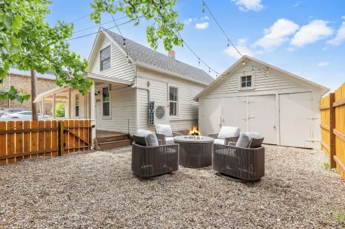 New Downtown Cottage