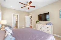 Buckroe Beach Home with King Bed, Grill, Games and 5 min Walk to Beach…Sleeps 8.