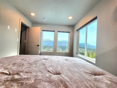Wooly Bear Cabin, Mountain Haven in Big Sky