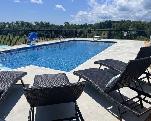 Quiet peaceful Stone mountain fun House with Pool ,Hot Tub￼ and vineyards near Hotels in Traphill