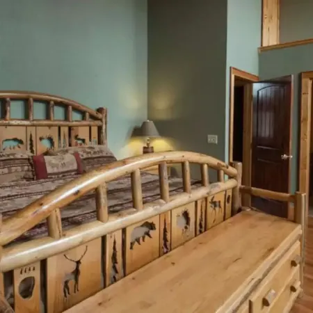 Stunning  Mountain Views From Cabin With Hot Tub & Covered Porch!