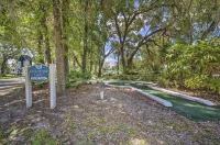 Enchanted Cottage with Pool and Mini-Golf Near Disney