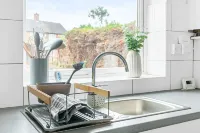 3 bed|2 bath|parking|internet|self check in|M1|QMC| UoN|Wollaton|Nottingham