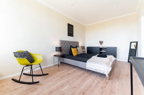 Stylish old building apartment with 2 bedrooms - 200m to the Elbe - close to the center