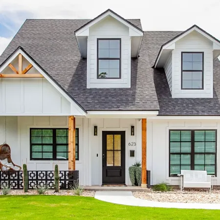 The Sterling House: Brand New Home Steps from Magnolia