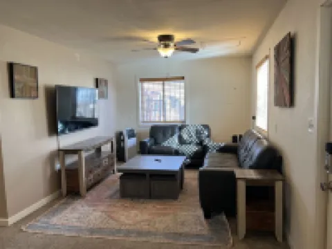 Cozy, peaceful home in quiet neighborhood. Permit #03015 Hotels in Alamosa