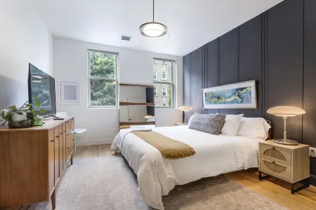 NYC in Mins-JerseyCity Retreat Near Path w/Parking the Blue Отели рядом со станцией Железнодорожная станция Grove Street