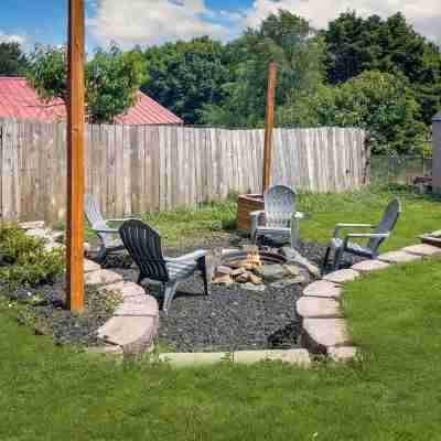 Cozy Modern Home Near Wsu,  Pet-Friendly, Fast Wi-Fi & Fire Pit Hotel Exterior