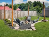 Cozy Modern Home Near Wsu,  Pet-Friendly, Fast Wi-Fi & Fire Pit - Familien