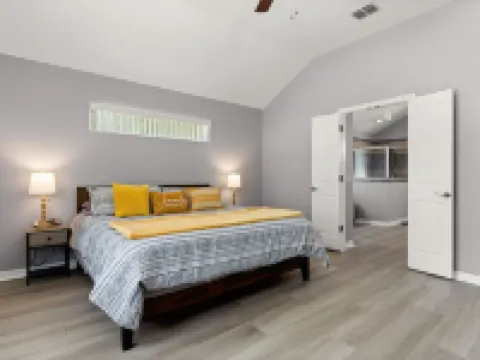 Charming 4 Bedroom House near Lake McQueeney Hotéis em McQueeney