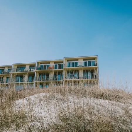 Beautiful Pup-Friendly Beachfront - Top Floor End Unit with Spectacular Views!