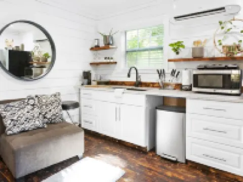 Tiny house at Gold Farm Hotels in Fairview