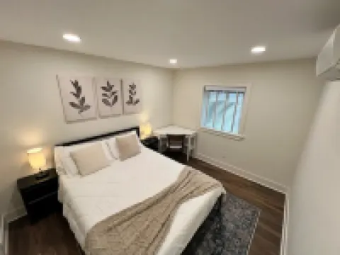 Brand New 2-Bedroom Apartment in Ballard! Hotels in ballard