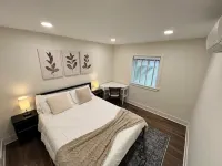 Brand New 2-Bedroom Apartment in Ballard! Hotels in Ballard