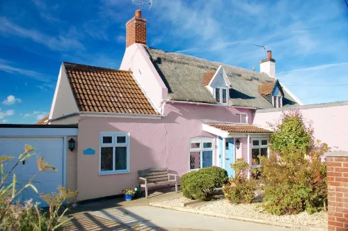 Admiral Cottage, Cosy Thatched Cottage Close To Sea & Sand Dunes