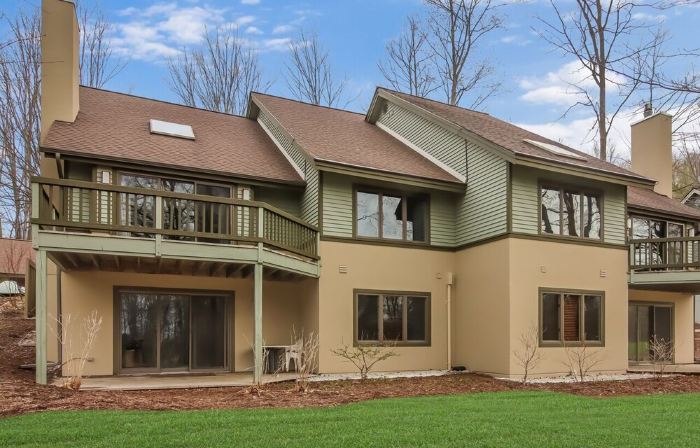 Spacious Crystal Mountain Retreat – Ski, Golf & More!