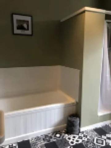 Escape to the Country @ Bron Offa Bach