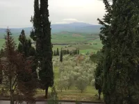 Beauty And Serenity In A Premium Montalcino Location That Will Sleep 4 Adults.