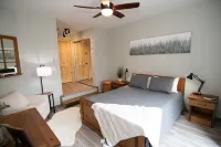 Heated Outdoor Pool, Close to Ohiopyle, Falling Water, and State Park with Beach