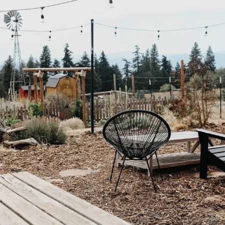 Highlands House - 5 acres with Mt. Hood Views. Dog Friendly!
