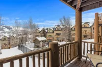 Ski & Lake Family Mountain Condo Getaway! Steps to hot tub, pool & game room Hotels in Eden