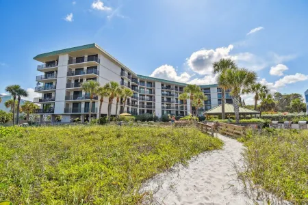 Tranquil Beach Views from Immaculate, Driftwood Sands in Indian Rocks Beach