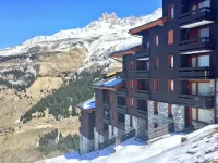 SKIS BY THE FEET- 2 ROOM / CABIN - DONE AGAIN - HIGH SPEED WIFI -CALME AND CLEAR VIEW Hotels in Les Allues