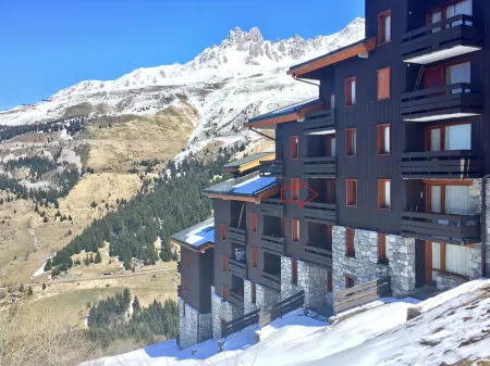 SKIS BY THE FEET- 2 ROOM / CABIN - DONE AGAIN - HIGH SPEED WIFI -CALME AND CLEAR VIEW Отели рядом с достопримечательностью «Moncler»