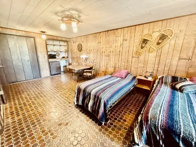 Castle Rock Lakefront Home, with pier, sand bottom, and wrap around deck 스트롱스 프레리 호텔