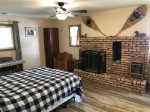 Lakefront home Wonder Lake IL - Close to Lake Geneva and Twin Lakes Wi