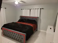 Cozy 3-bedroom house in peaceful Spring Hill with WiFi, AC. Sleeps up to 15