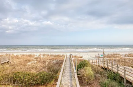 Last Minute Deal 4Bd Beachfront Full House w/ Linens,Private Pool