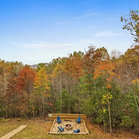 Summer Escape  Mountain Views  Hot Tub  Firepit Games