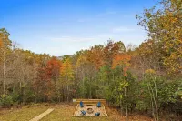 Summer Escape  Mountain Views  Hot Tub  Firepit Games