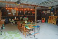 Farmhouse in the Country-Perfect Place to Relax and Enjoy Family and Friends! - 3-Star