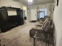 Family Home in Small Country Town 15 min from OKC