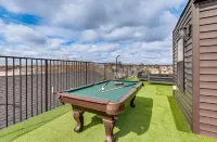 Townhouse - Urban Living with Rooftop Deck!