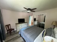 Buffalo Lake Retreat - charming lakefront 3 bedroom house-great fishing and fun Hotels in Marquette County