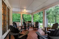 8 bedroom Manor - Hot Tub - Game Room - Fire Pit - Sleeps 22 Hotels in Mount Pocono