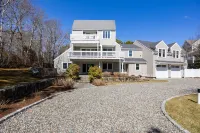 Quaint Beach House with AC, Pool, Hot tub area, Fire Pit, and Ocean Views