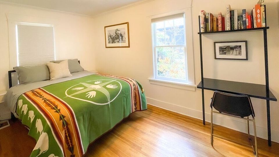 Parkside Bungalow steps away from Manito Park