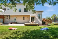 Modern House, Fully Fenced, Private Balcony, Fire Pit, Close to Ski Resorts Hotels in Millcreek