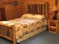 Cozy Cabin in Secluded Forest with Deck on Creek. Full Kitchen. 900 Square Feet.