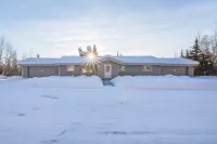 Beautiful Nottingham House: Secluded but Close to Town Hotels near Chena River State Recreation Area