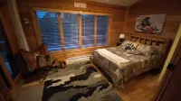 Cozy Mountain Getaway w/Hot Tub at Seven Springs Resort