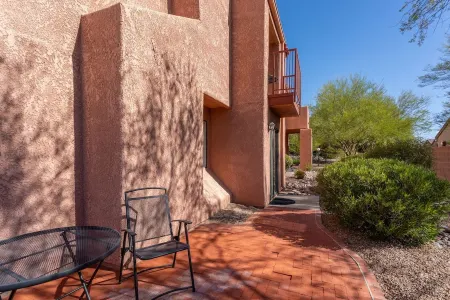 Pristine Condo with Resort Amenities