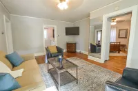 Cozy Cottage minutes to Downtown