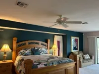 RUM CAY GETAWAY: South facing waterfront home, private pool/spa, bar, and dock. 푼타고다 호텔